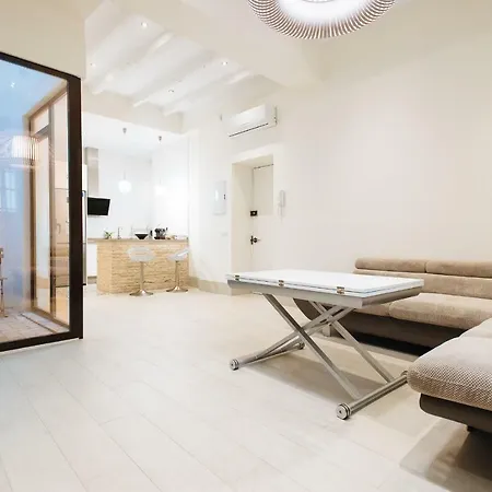 Luxury Penuelas Free Parking Apartment